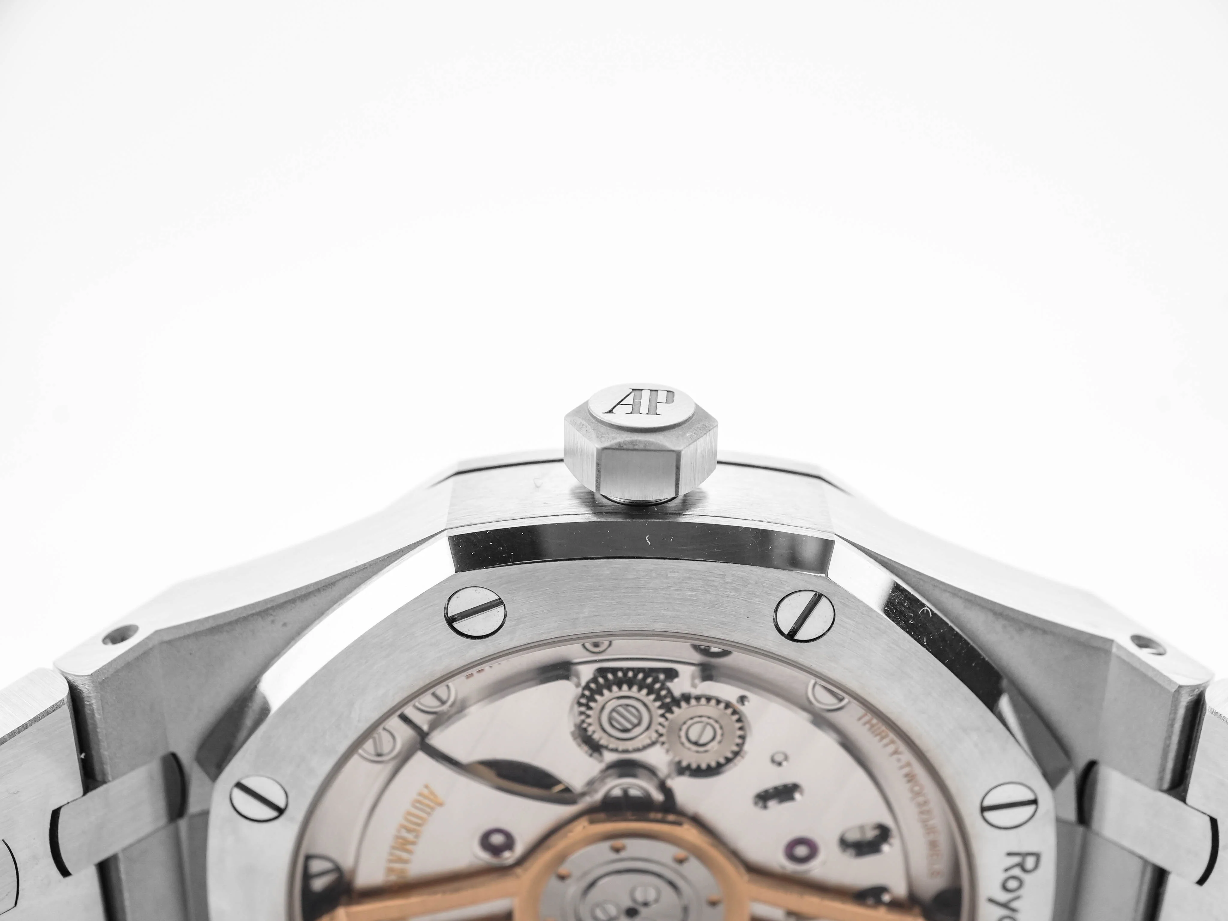 Audemars Piguet 15500ST.OO.1220ST.04 Royal Oak 41 mm White Dial Stainless Steel Box and Papers 2022 - Image 8