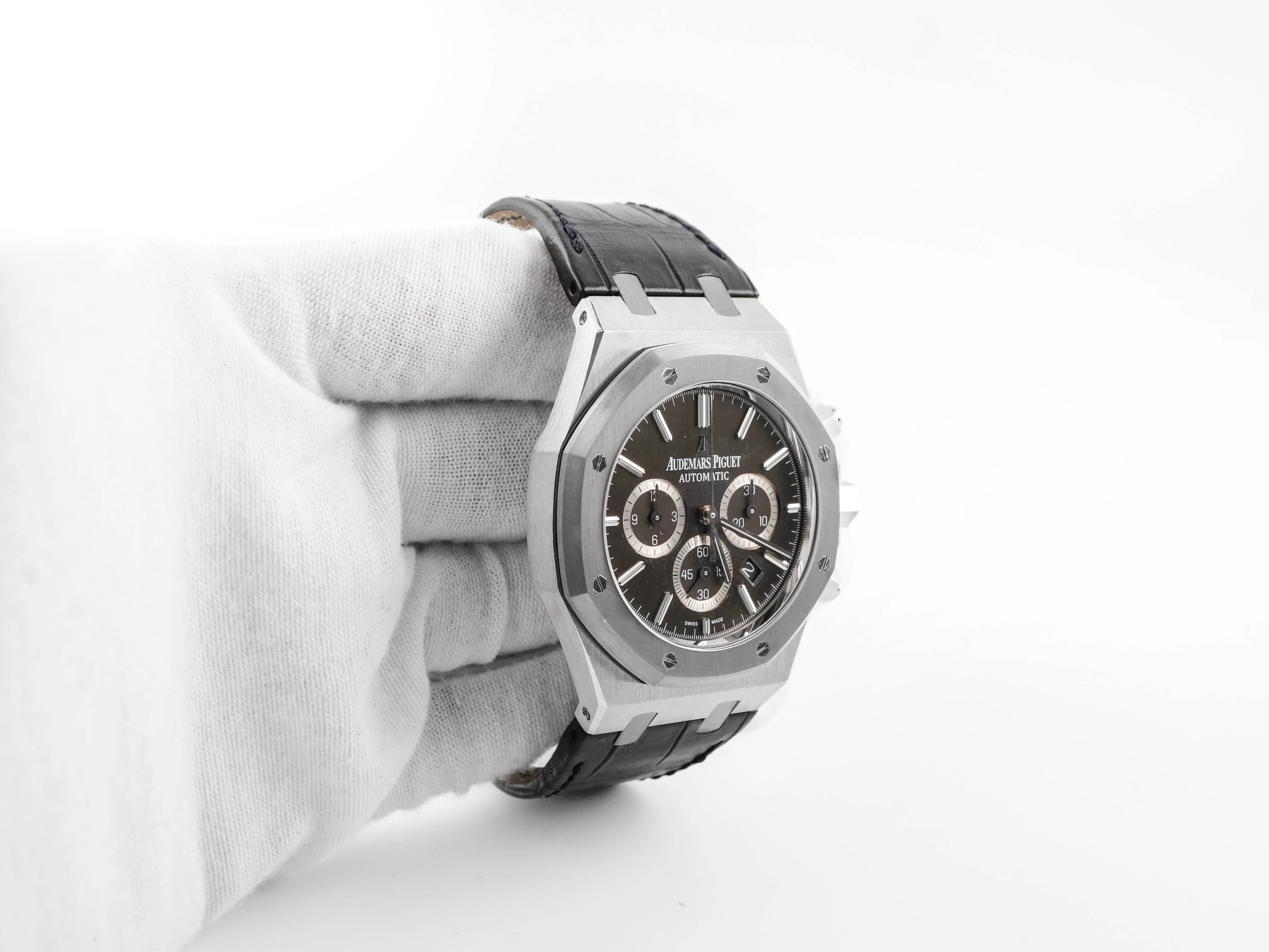 Audemars Piguet 26325TS.OO.D005CR.01 Royal Oak Leo Messi Chronograph Grey Dial Box and Papers 2013 - Image 4