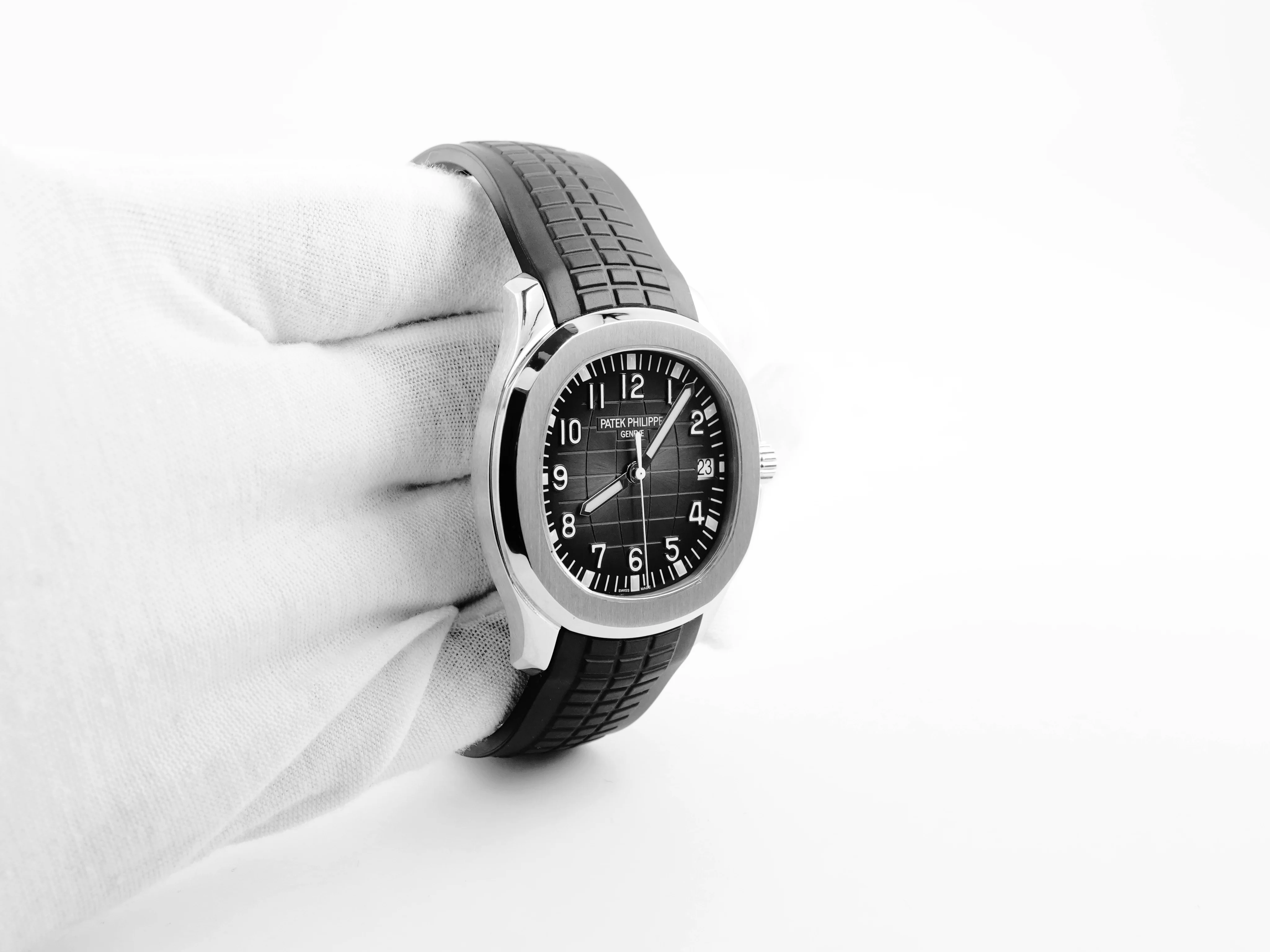 Patek Philippe 5167A-001 Aquanaut 40mm Black Dial Rubber Strap Stainless Steel Box and Papers 2017 - Image 4