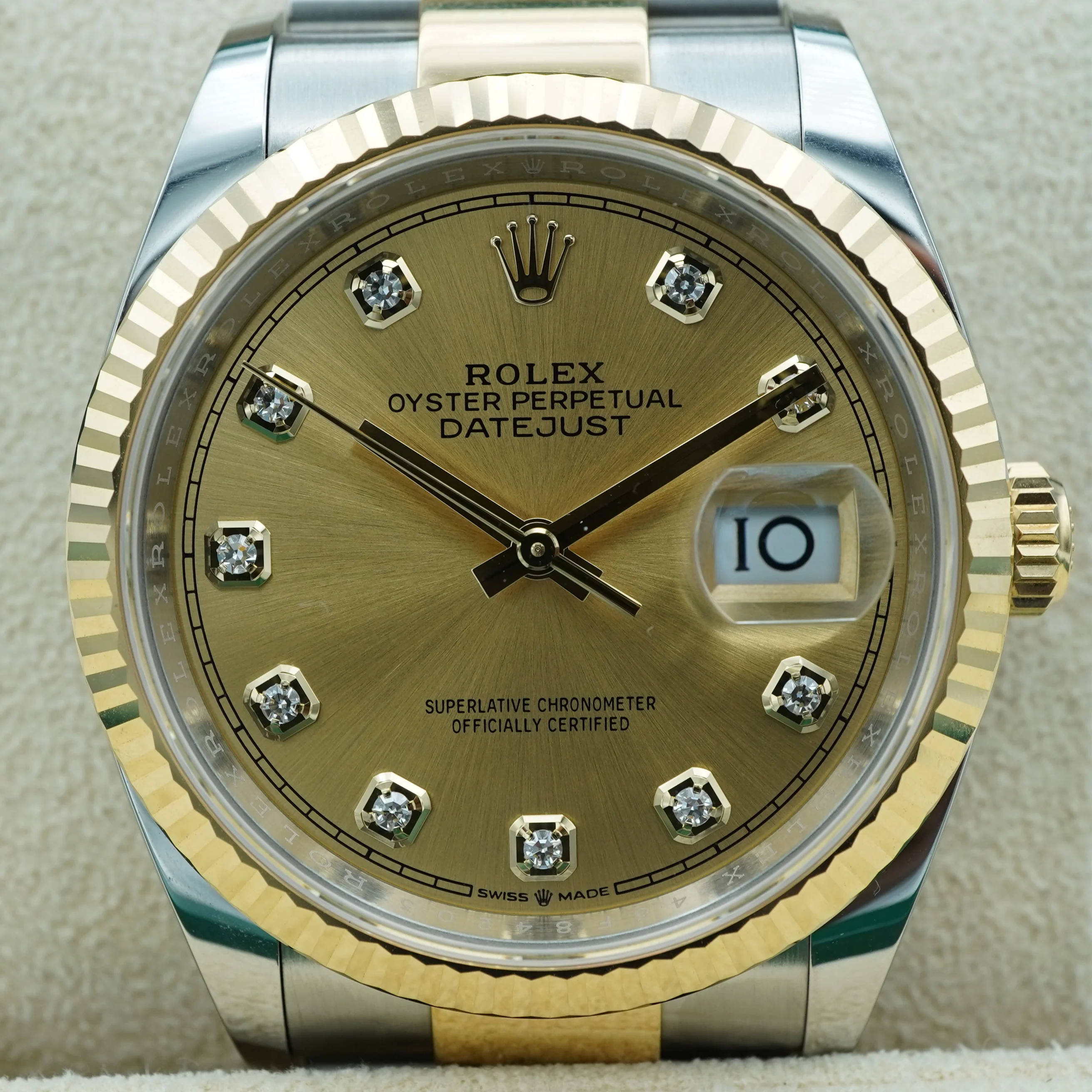 Rolex 126233 Datejust 36 mm Fluted Bezel Champagne Diamond Dial Oyster Bracelet Box and Papers 2023 - Image 3