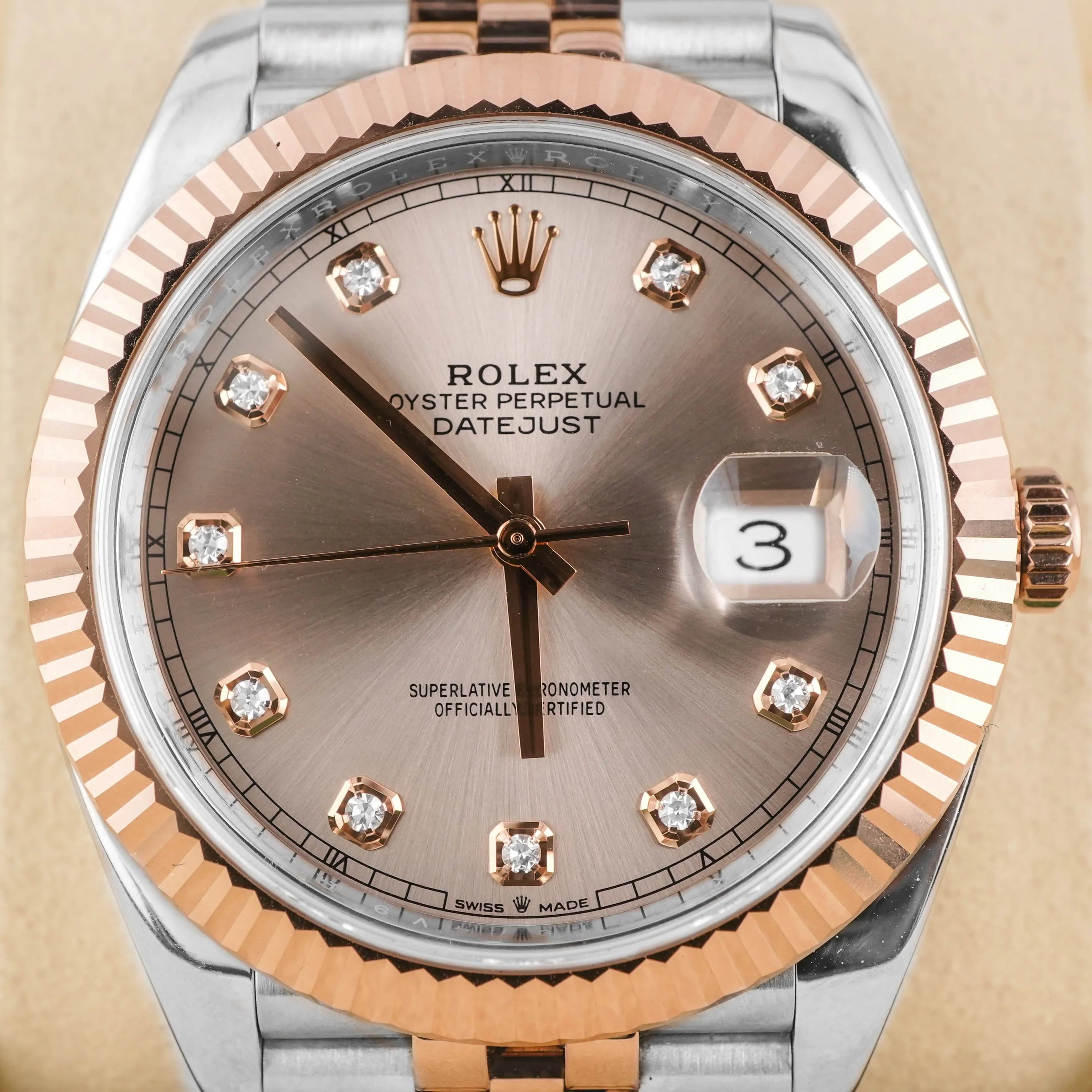 Rolex 126331 Datejust 41 mm 18K Rose Gold Sundust Dial Jubilee Bracelet Box and Papers 2020 - Image 3