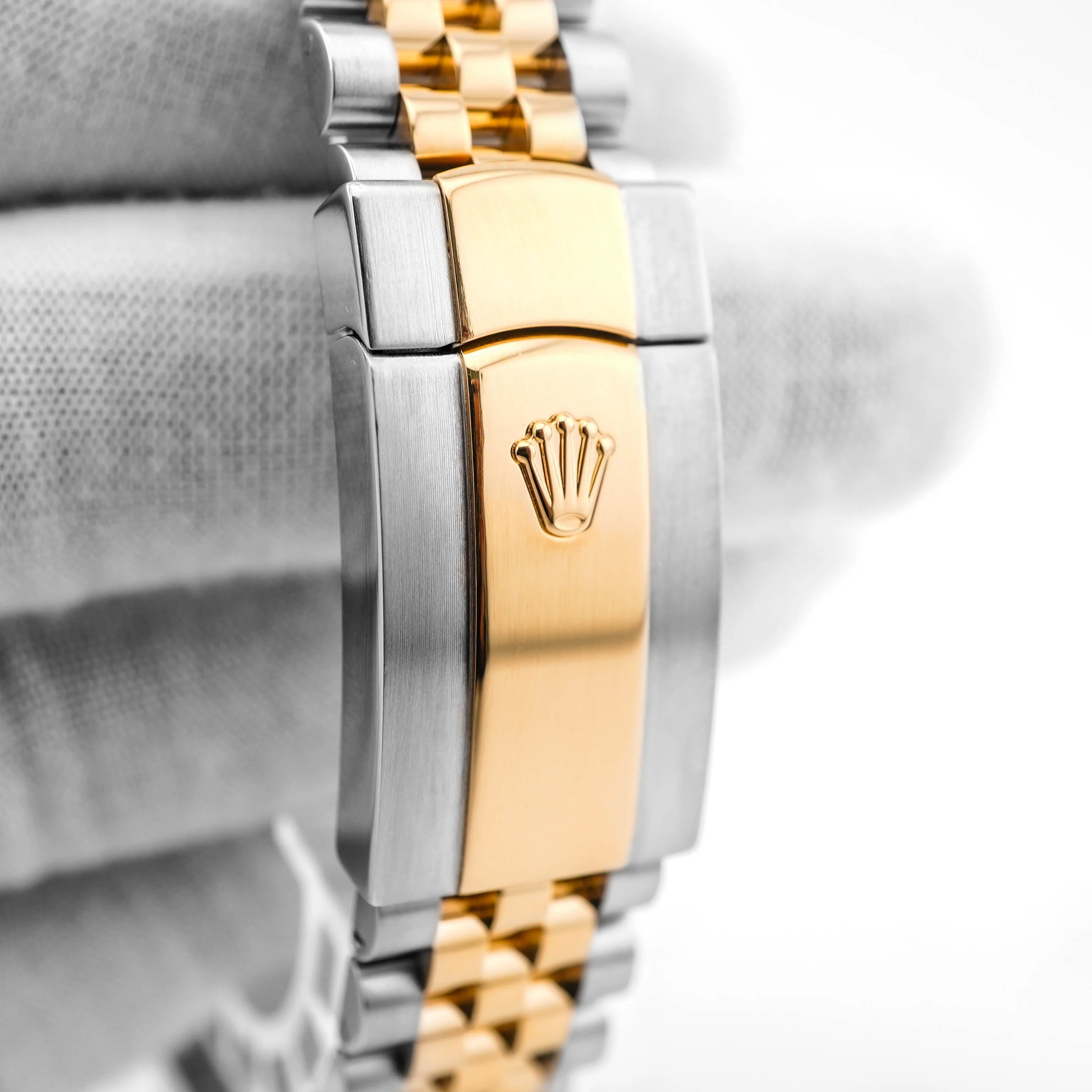 Rolex 126333 Datejust 41 mm Fluted Bezel Champagne Dial Jubilee Bracelet Box and Papers 2017 - Image 8