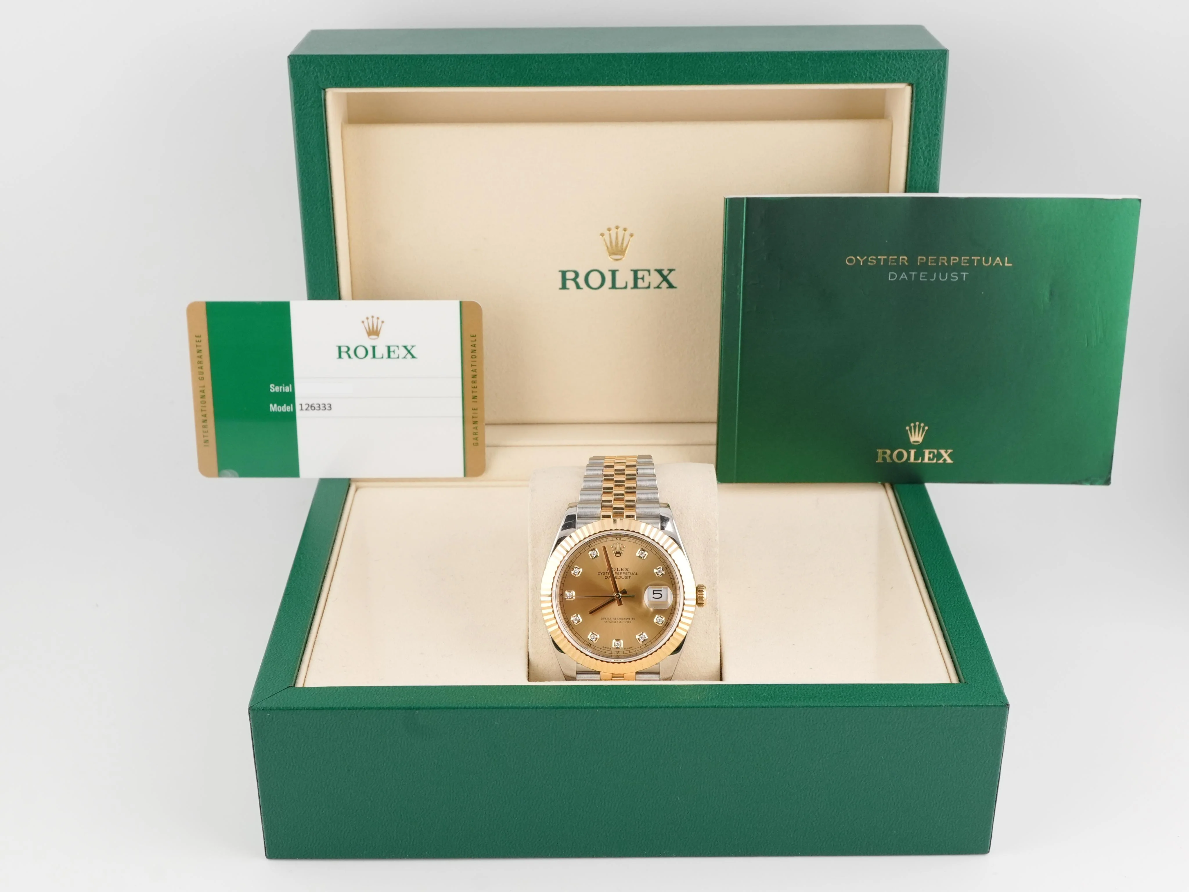 Rolex 126333 Datejust 41 mm Fluted Bezel Champagne Dial Jubilee Bracelet Box and Papers 2017 - Image 2