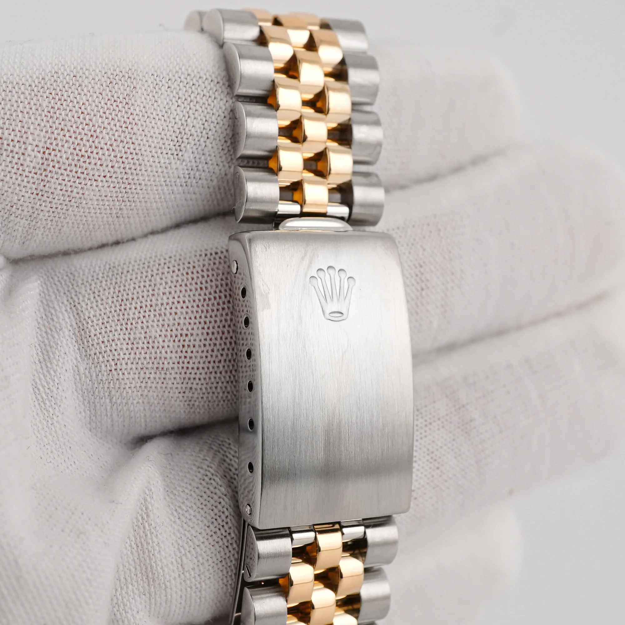 Rolex 16233 Datejust 36 mm Fluted Bezel Champagne Index Dial Jubilee Bracelet Box and Papers 1996 - Image 4