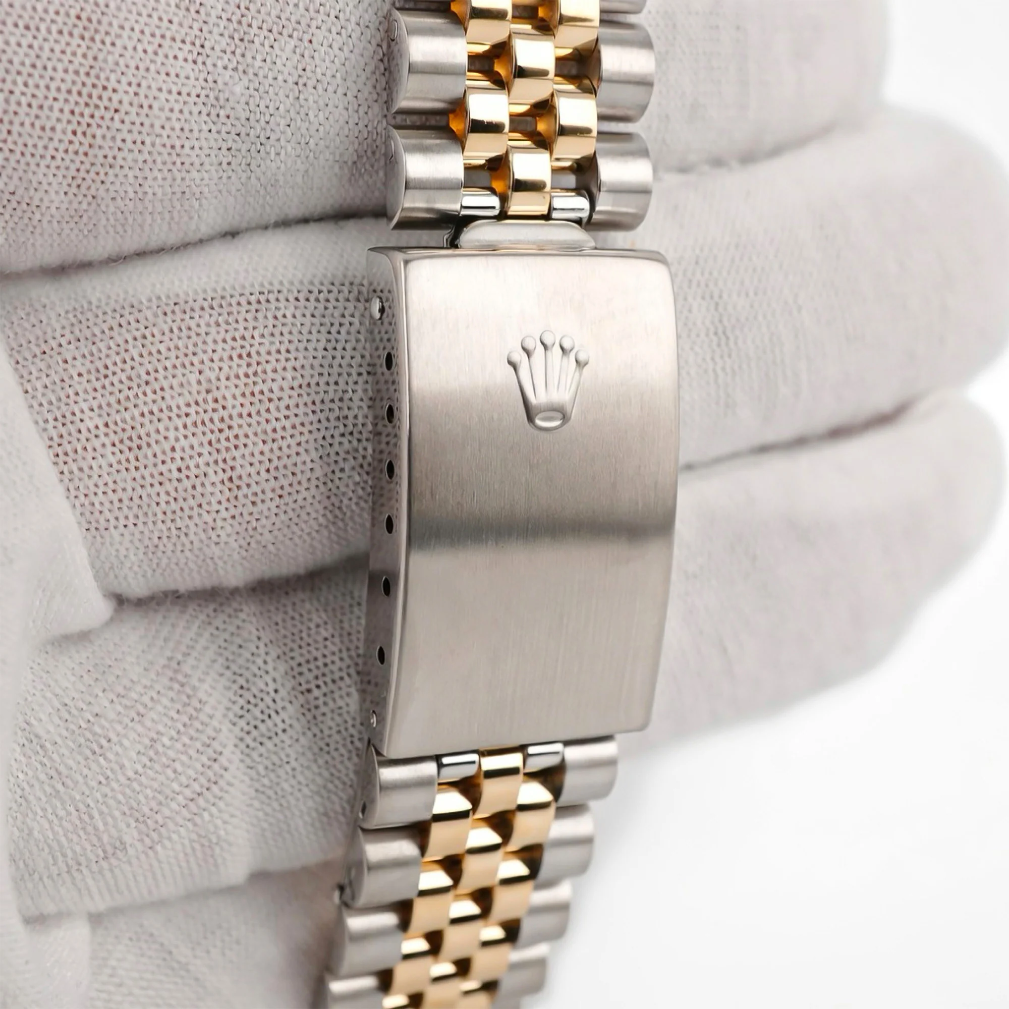 Rolex 16233 Datejust 36 mm Fluted Bezel Champagne Linen Dial Jubilee Bracelet Box and Papers 2004 - Image 4