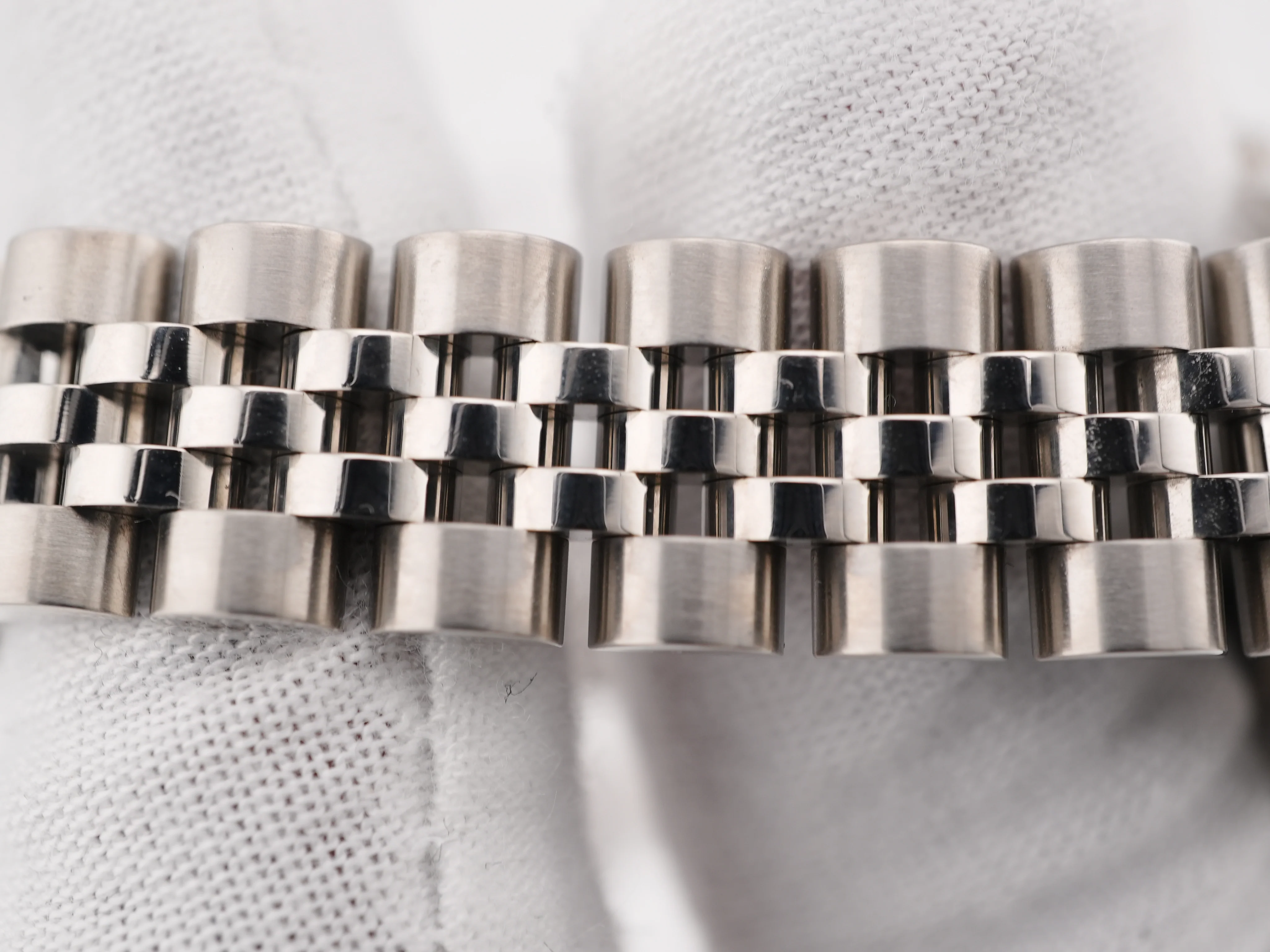 Rolex 179174 Lady-Datejust 26 mm Fluted Bezel Silver Dial Jubilee Bracelet Box and Papers 2011 - Image 7