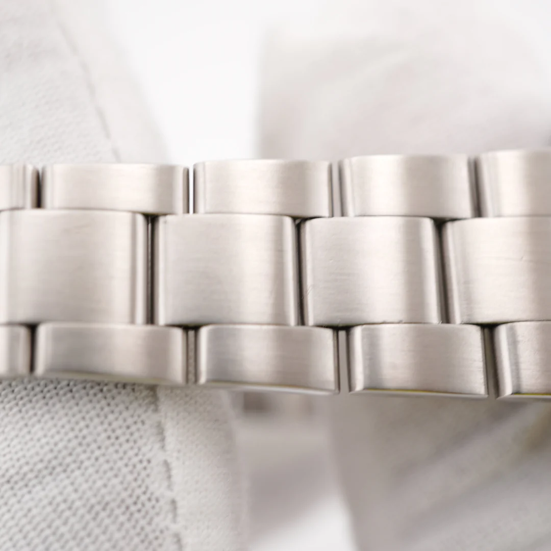 Rolex 6694 Oyster Date 34 mm Smooth Bezel White Index Dial Oyster Bracelet Stainless Steel 1962 - Image 5