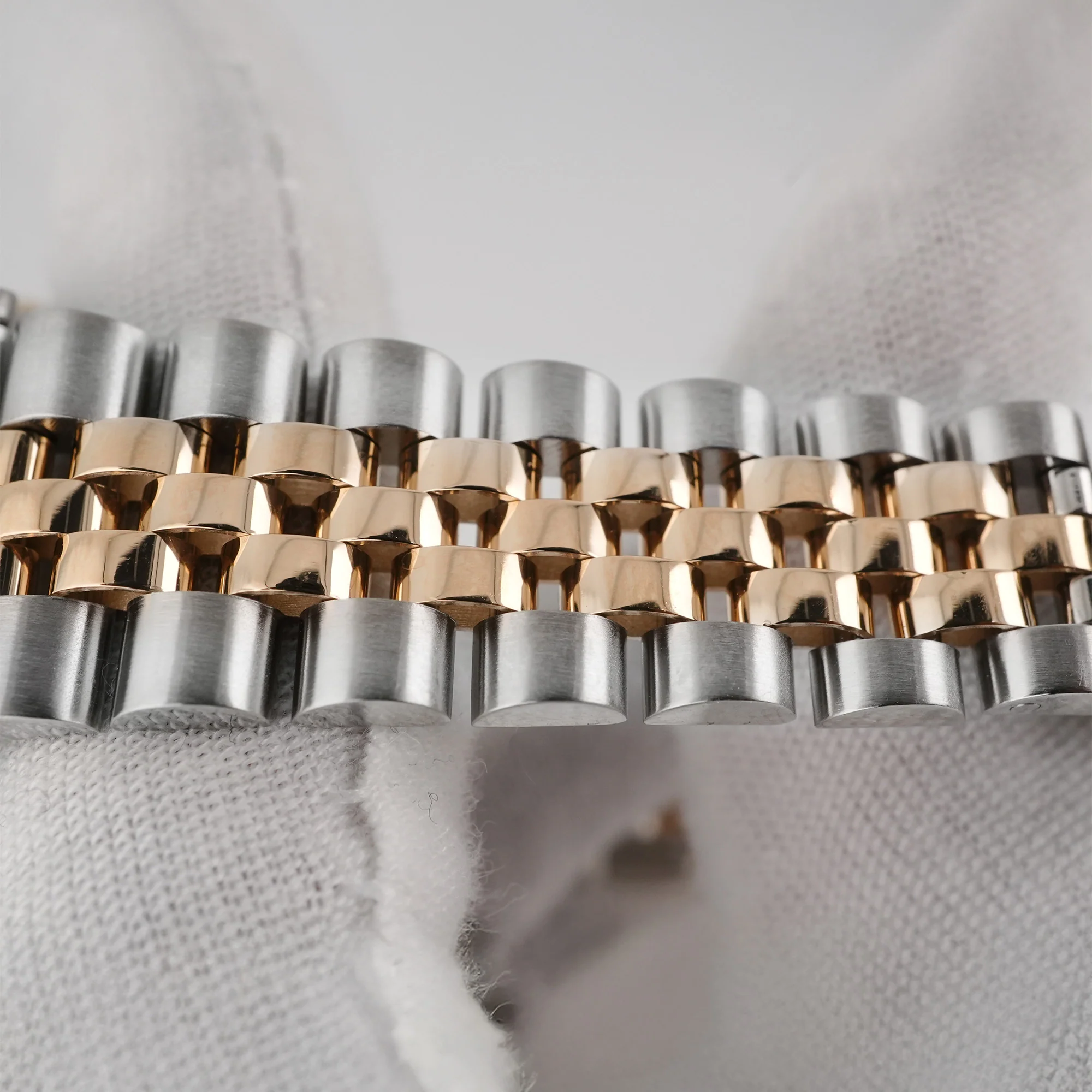 Rolex 68273 Datejust 31 mm Fluted Bezel Black Diamond Dial Jubilee Bracelet Box and Papers 1991 - Image 5