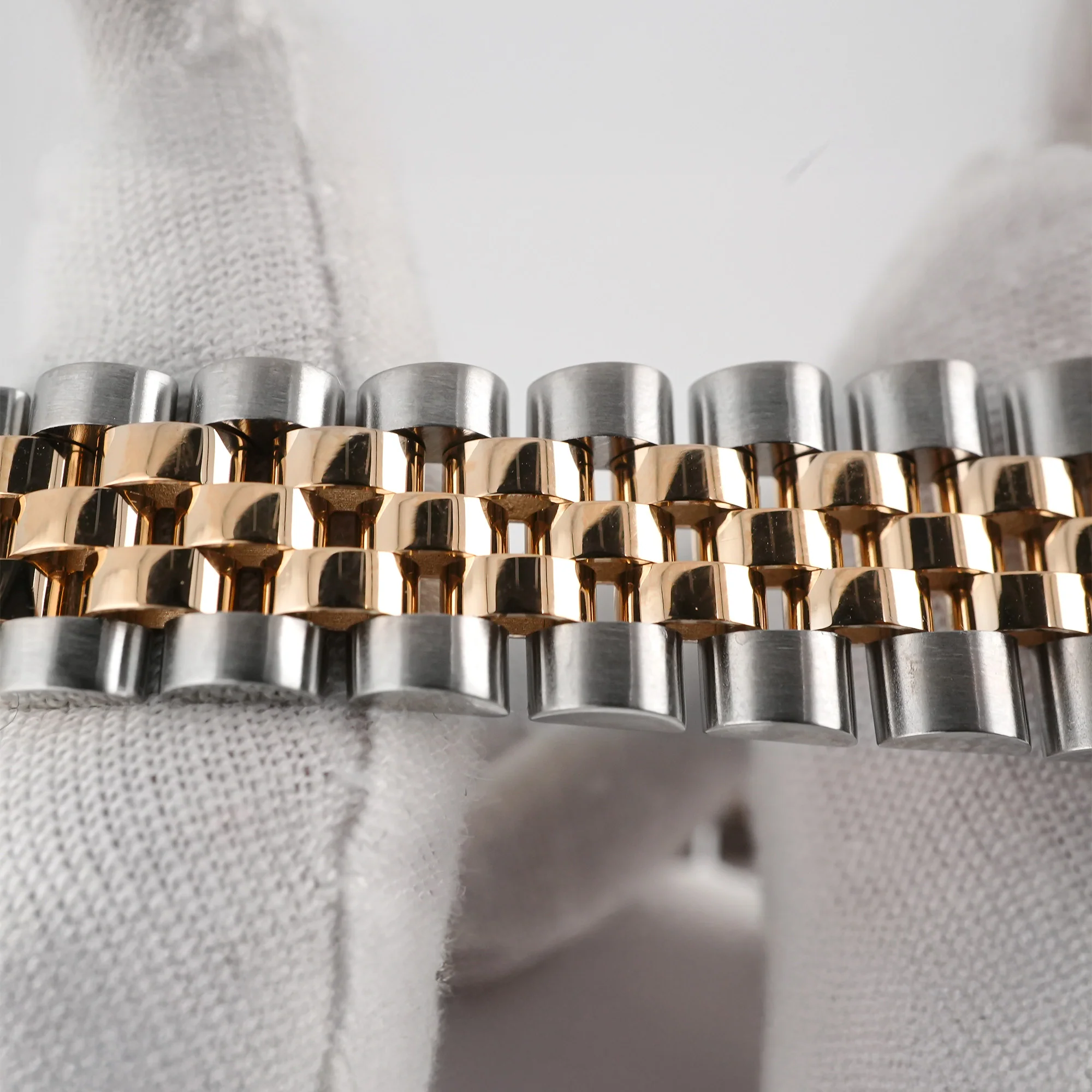 Rolex 68273 Datejust 31 mm Fluted Bezel Black Diamond Dial Jubilee Bracelet Box and Papers 1991 - Image 6