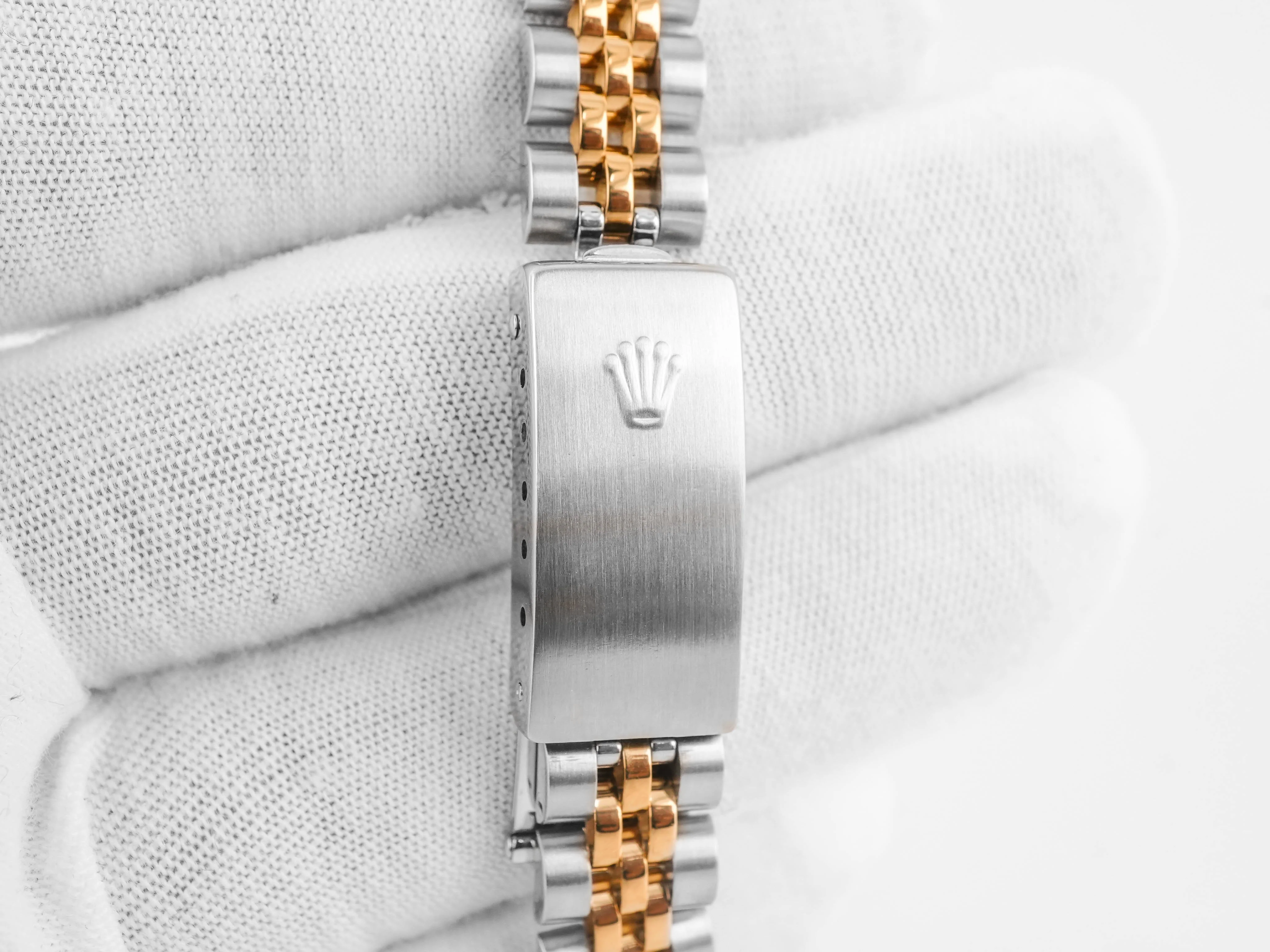 Rolex 69173 Lady-Datejust 26 mm Champagne Linen Stick Dial Jubilee Bracelet Box and Papers 1997 - Image 4
