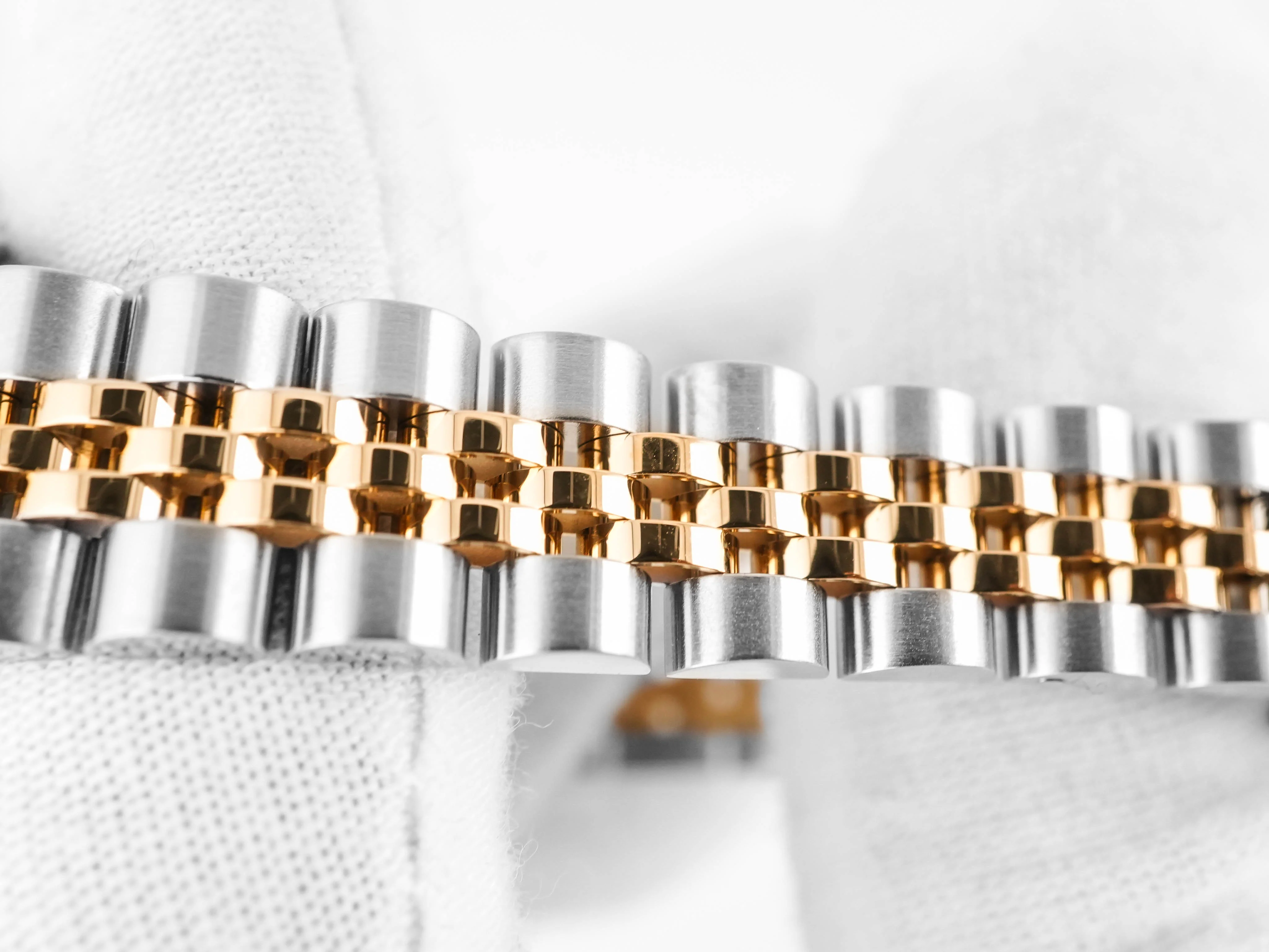 Rolex 79173 Lady-Datejust 26 mm Fluted Bezel Champagne Index Dial Jubilee Bracelet Box 2001 - Image 6