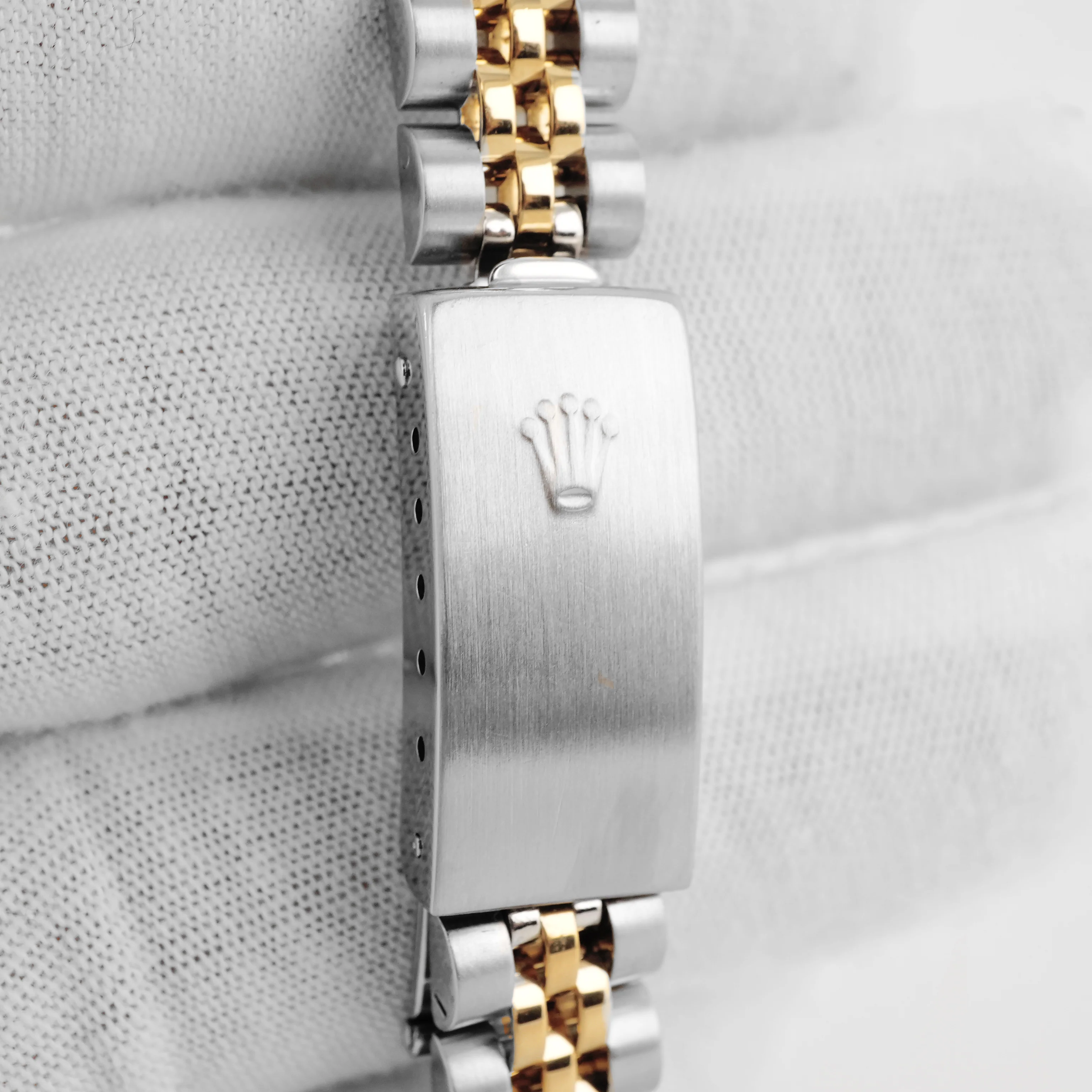 Rolex 79173 Lady-Datejust 26 mm Fluted Bezel Ivory Pyramid Roman Dial Jubilee Bracelet Box 2001 - Image 5